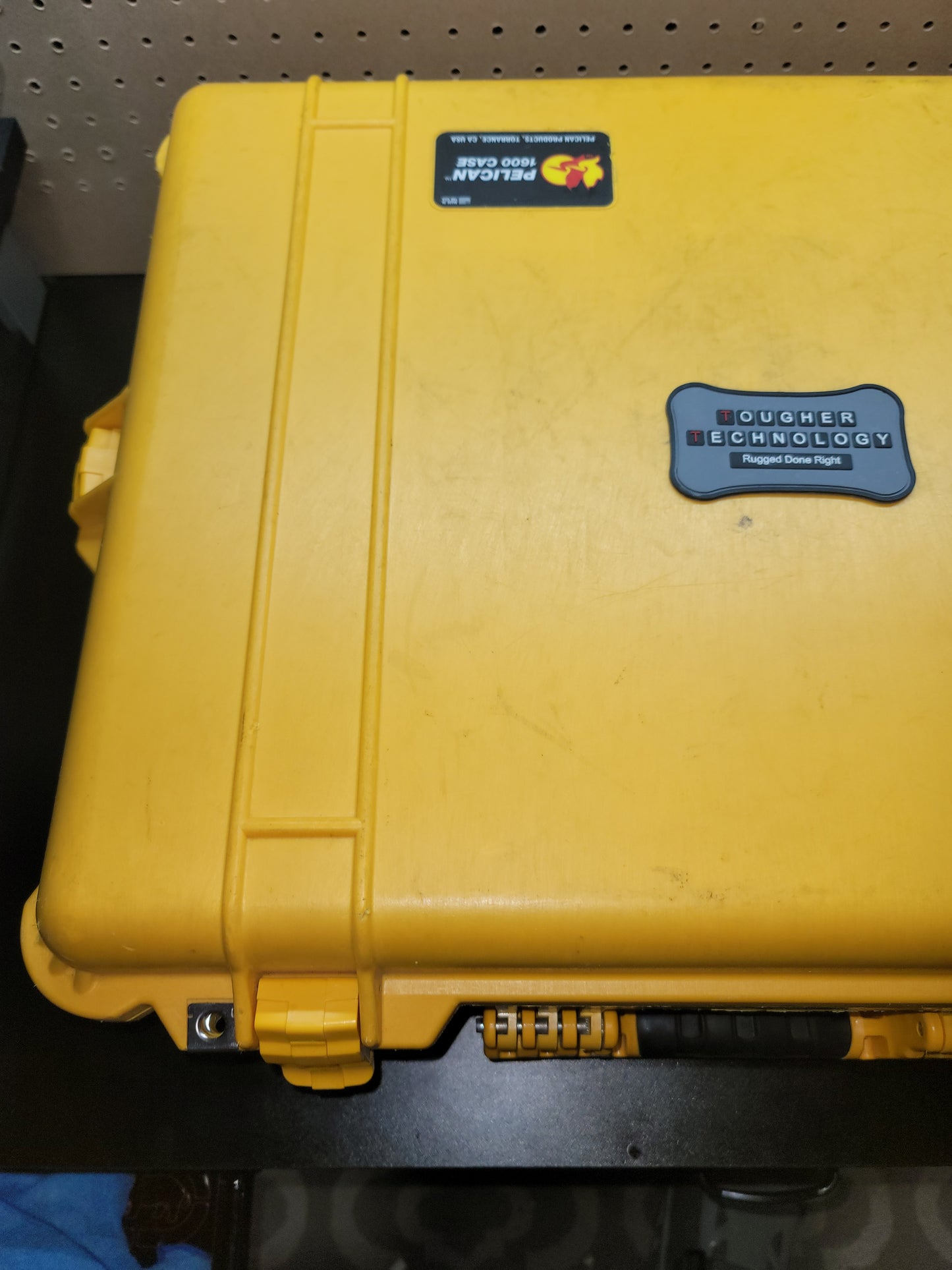 Pelican 1600 Protector Case Large Yellow with Some Foam Good Seals & Latches