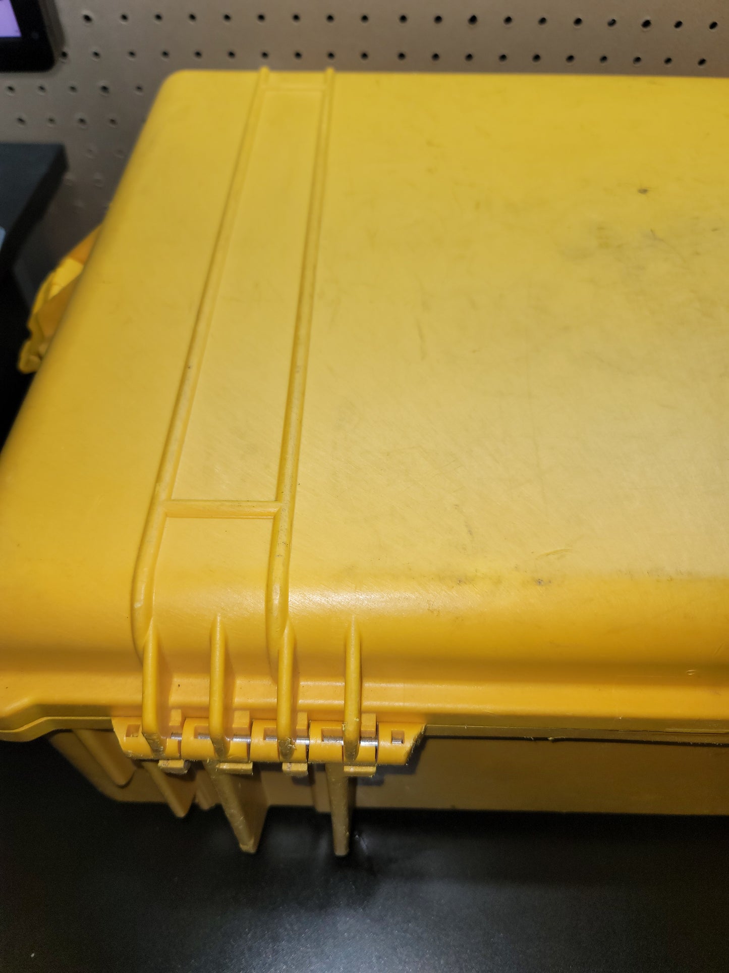 Pelican 1600 Protector Case Large Yellow with Some Foam Good Seals & Latches
