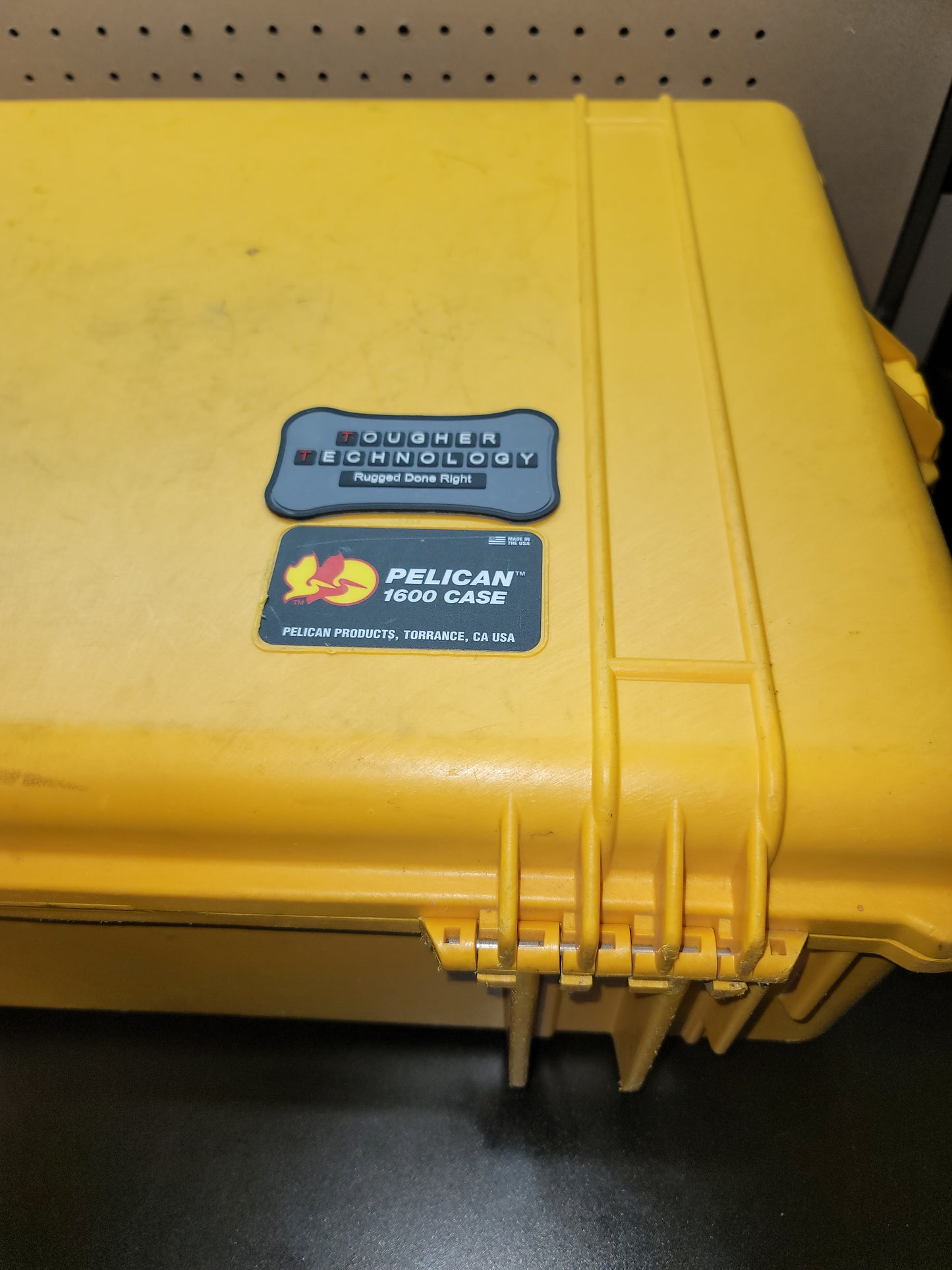 Pelican 1600 Protector Case Large Yellow with Some Foam Good Seals & Latches