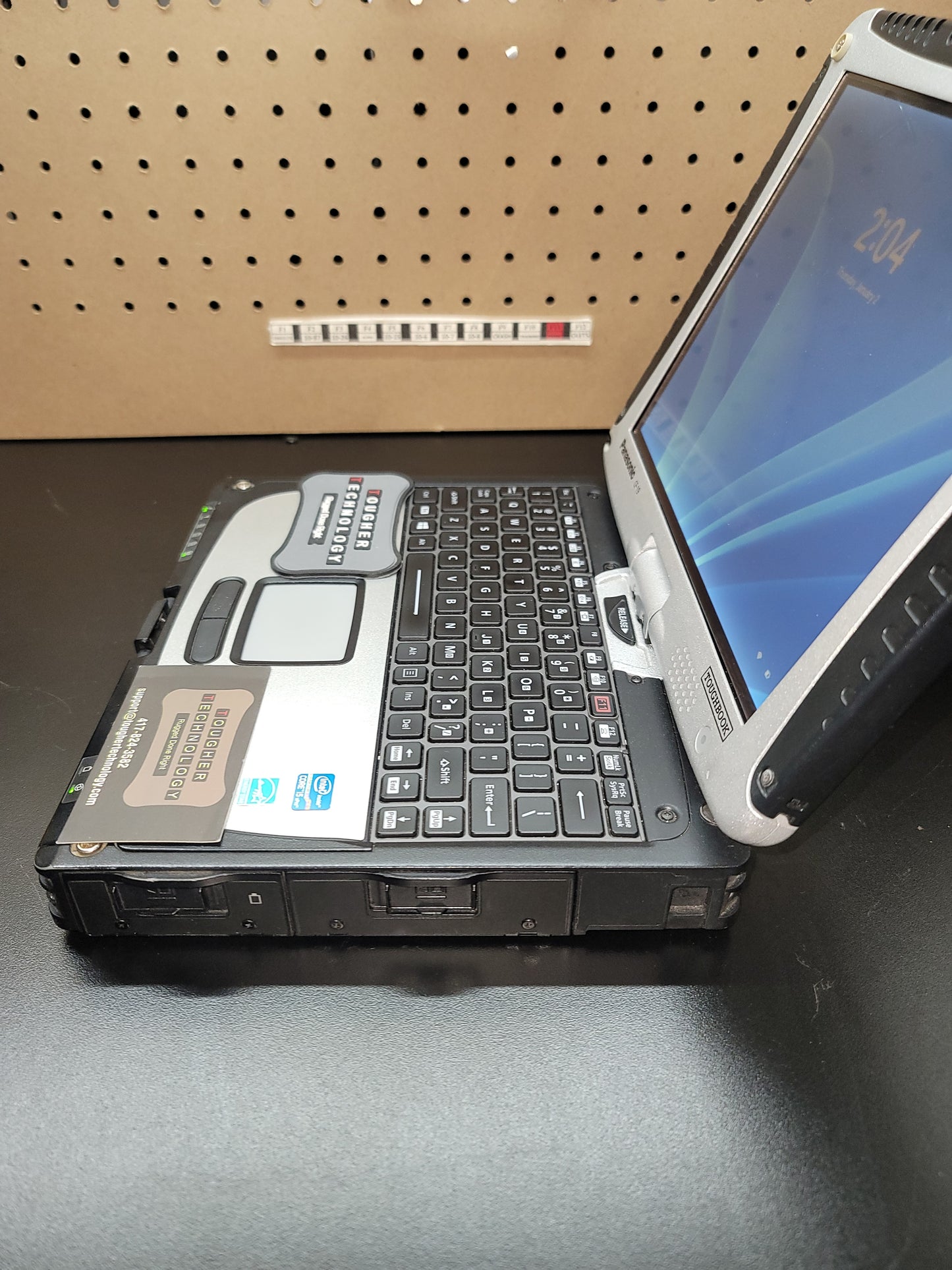 Panasonic Toughbook 19 CF-19 MK7 CF-195MYAXLM 10.1" 2.7Ghz 8GB 240GB 4G Rugged Laptop